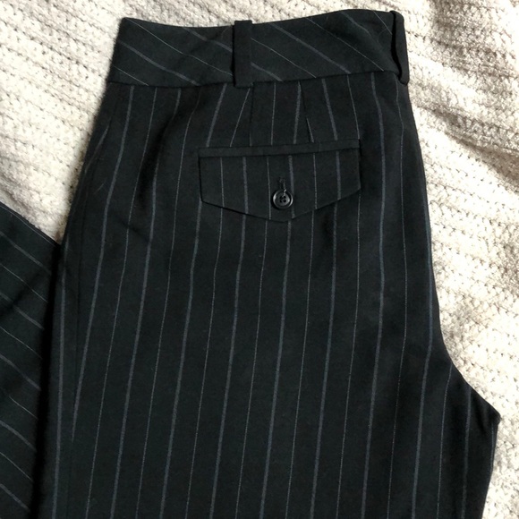 Ann Taylor pinstripe Capri pants fully lined - Picture 2 of 4